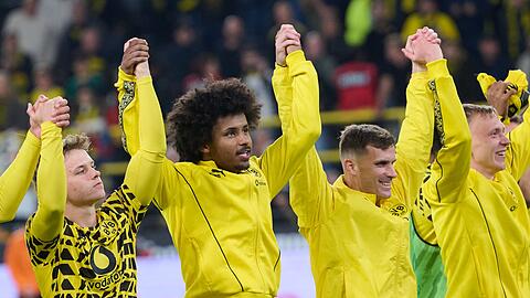 Karim Adeyemi (M) wird für die Dortmunder Mannschaft immer wichtiger.