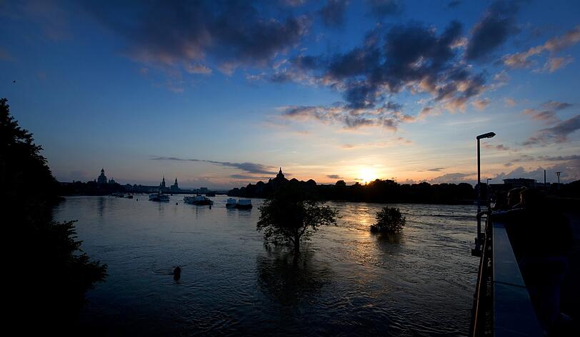 Jetzt hat es Dresden erwischt: Der Pegel der Elbe ist stark gestiegen. Sehen sie hier die Bilder.