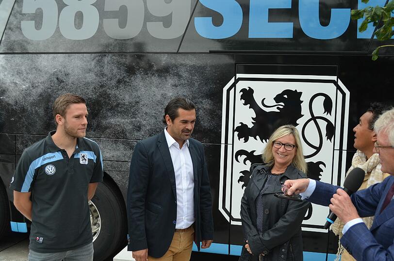 Das ist der neue Teambus für die Löwen.