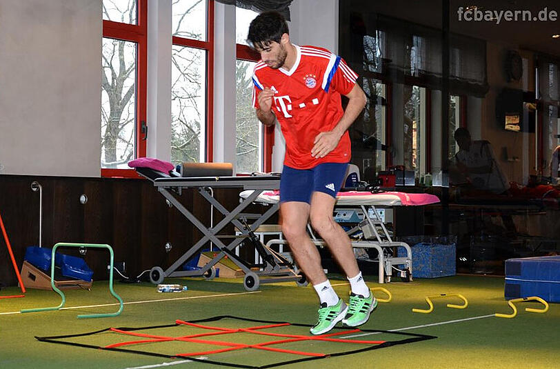 Javi Martínez arbeitet an der Säbener Straße an seinem Comeback.