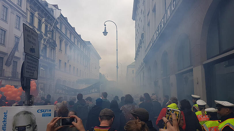 Eindrücke von der Demonstration "Jetzt gilt's" am Odeonsplatz in München.