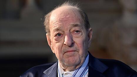 Ralph Siegel liegt derzeit im k&uuml;nstlichen Koma.