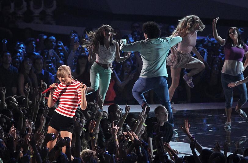 Taylor Swift weiß wie man die Halle zum kochen bringt.