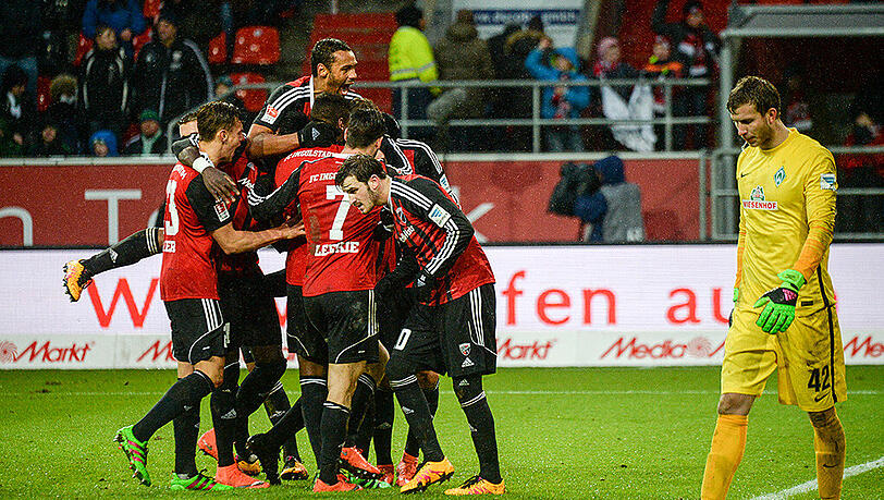 Der Aufsteiger aus Ingolstadt gewann mit 2:0 gegen Werder Bremen. Der Aufsteiger aus Ingolstadt gewann mit 2:0 gegen Werder Bremen.