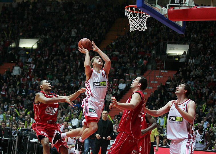 Wer die Bayern-Basektballer nächste Saison in der Bundesliga erleben will, muss tief in die Tasche greifen, doch nun gibt's Rabatt.