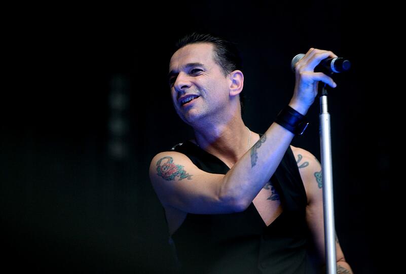 31- Jahre zusammen und immer noch hochexplosiv. Die Band Depeche Mode, die mit ihrem Synthie-Pop die Musik nachhaltig geprägt haben, kommt im Juni nach München. Die Bilder von vergangenen Konzerten und Aktionen.