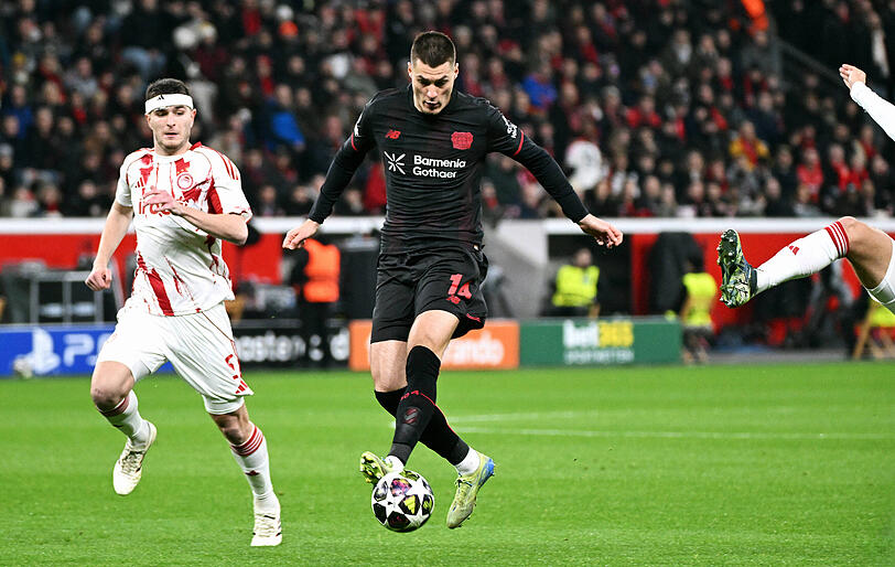 Nur 0:0 gegen Olympiakos Pir&auml;us: Leverkusen um Patrik Schick (r.).