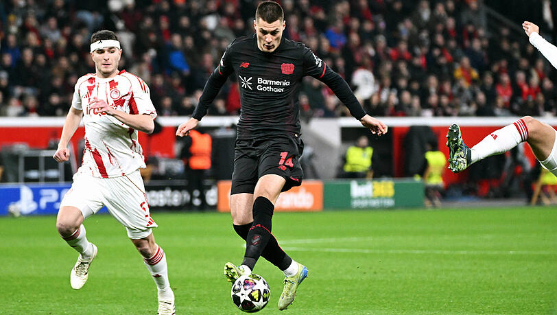Nur 0:0 gegen Olympiakos Piräus: Leverkusen um Patrik Schick (r.). Nur 0:0 gegen Olympiakos Piräus: Leverkusen um Patrik Schick (r.).