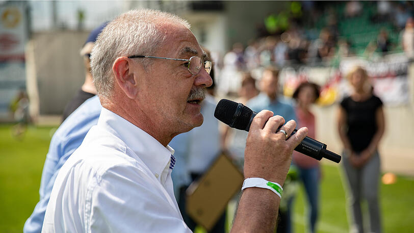 Gibt's das Fußballwunder von Osnabrück? Rödinghausens Bürgermeister Vortmeyer würde es freuen.