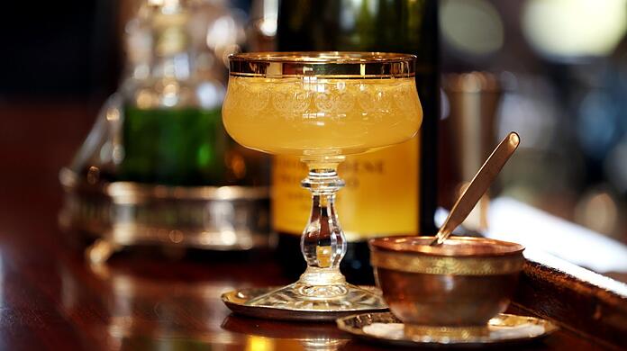Das richtige Glas wertet den Passion Prosecco zusätzlich auf.