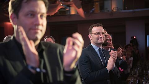 SPD-Chef Klingbeil kritisiert die von Unionsfraktionsvize Spahn angestoßene Debatte über den Umgang mit der AfD im Bundestag. (Archivfoto)