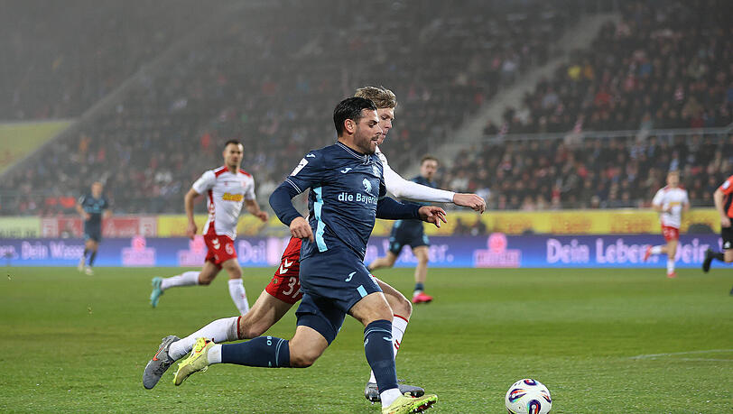 Der TSV 1860 um Kevin Volland zeigt einen schwachen Auftritt gegen Regensburg.