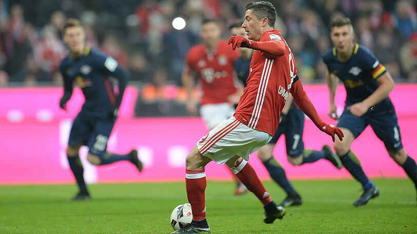 Robert Lewandowski - Note 2: Näherte sich mit einem Schuss neben das Tor an (42.), knipste dann mal wieder eiskalt vom Punkt das 3:0 (45.). Zwölftes Saisontor, damit war das Spiel entschieden.