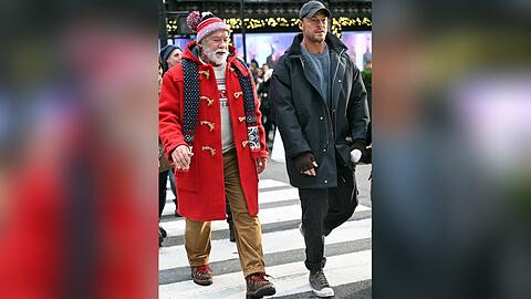 Arnold Schwarzenegger und Alan Ritchson am Set in New York.