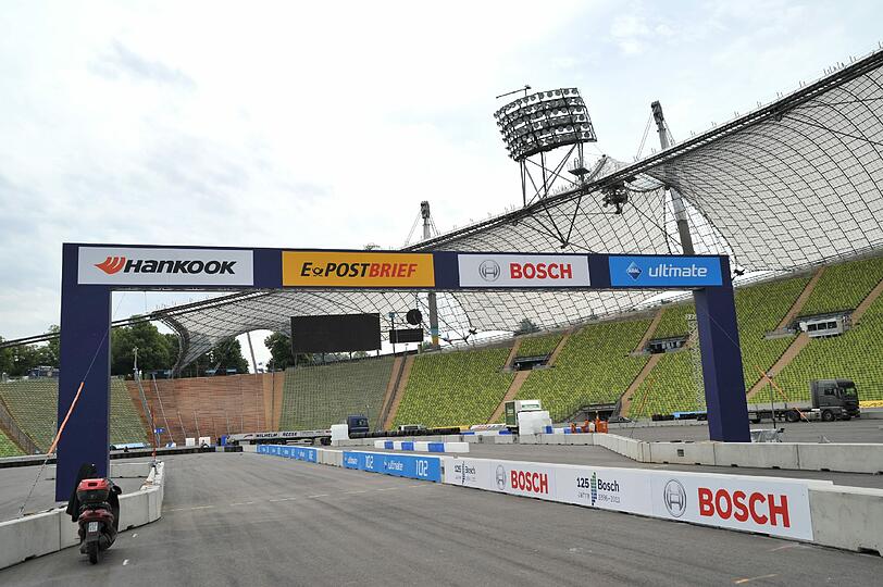 DTM im Olympiastadion: So läuft der Aufbau des großen Spektakels. Die Bilder