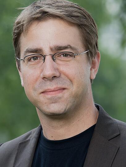 16. Februar 2011: Der Bremer Juraprofessor Andreas Fischer-Lescano bringt die Plagiatsaffäre um Verteidigungsminister Karl-Theodor zu Guttenberg (CSU) ins Rollen. Die an der Uni Bayreuth eingereichte Doktorarbeit sei ein Plagiat.