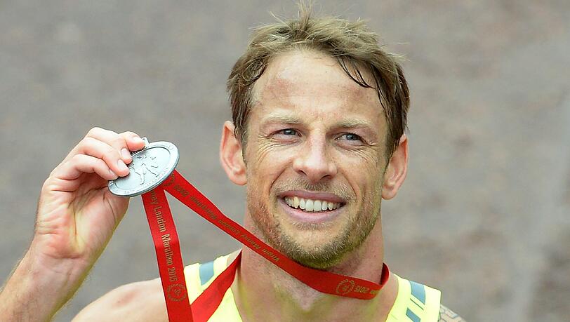 Endlich im Ziel: Jenson Button beim London-Marathon. Endlich im Ziel: Jenson Button beim London-Marathon.