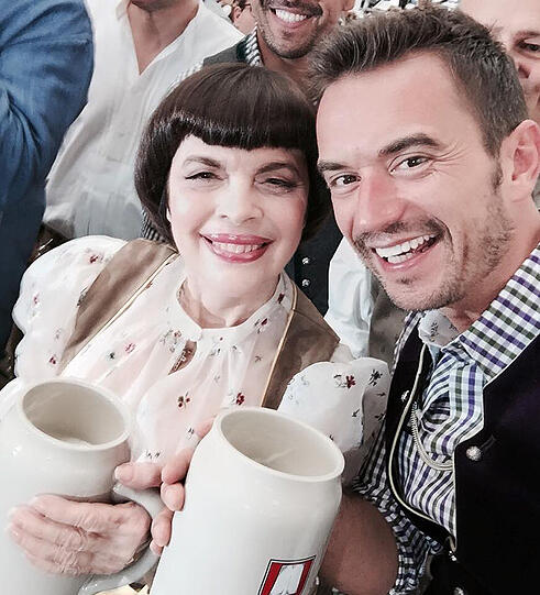 Wiesn-Selfie: Florian Silbereisen und Mireille Mathieu.