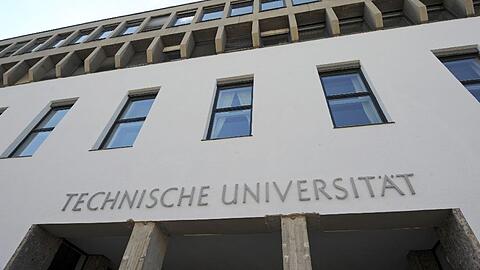 Der durch die Technische Universität München (TUM) betriebene Reaktor ist insbesondere wegen der Nutzung von hochangereichertem Uran als Brennstoff umstritten.