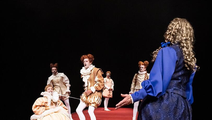 Schillers "Maria Stuart" am Residenztheater. Schillers "Maria Stuart" am Residenztheater.