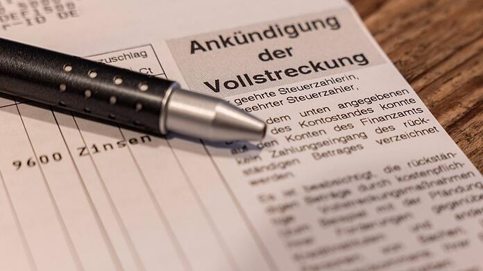 Schulden auf der Bank oder bei anderen Gläubigern: Das Problem treibt mehr als 90.000 Münchnerinnen und Münchner um. Es sind viele junge Menschen darunter, aber auch Selbstständige, die mit ihrer Firma gescheitert sind - und viele Trennungsfamilien.