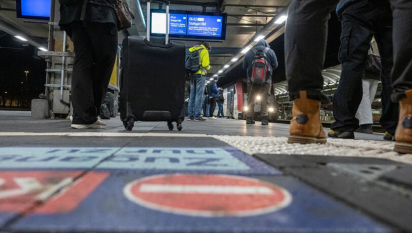 Wegen umfangreicher Sanierungsarbeiten f&auml;hrt am Ulmer Hauptbahnhof aktuell nur der Regionalverkehr.