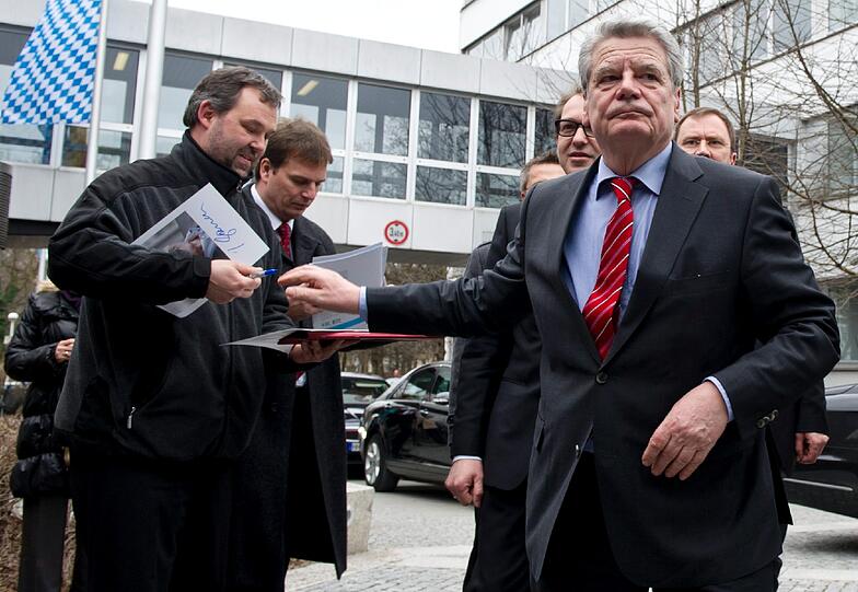 Der künftige Bundespräsident Joachim Gauck zu Besuch bei der CSU in München - die Bilder.