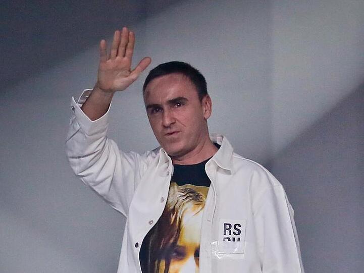 Nach zweieinhalb Jahren als Kreativdirektor verlässt Raf Simons das Modehaus Calvin Klein.