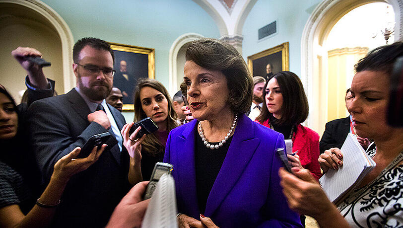 Dianne Feinstein, die Vorsitzende im Geheimdienstausschuss spricht von "Beschmutzung unserer Werte" Dianne Feinstein, die Vorsitzende im Geheimdienstausschuss spricht von "Beschmutzung unserer Werte"