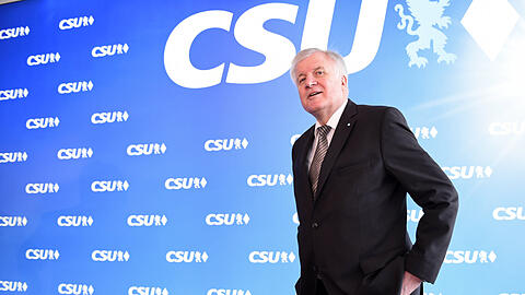 Horst Seehofer (hier bei der CSU-Vorstandssitzung am Montag) zieht mit drei weiteren Kabinettsmitgliedern aus Bayern in die neue Bundesregierung ein.