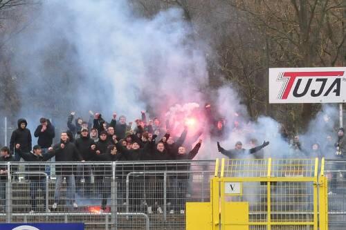 Die Behörden ermitteln gegen 53 Personen: Die schweren Ausschreitungen in Reutlingen werden für einige Club-Chaoten wohl ein gerichtliches Nachspiel haben.