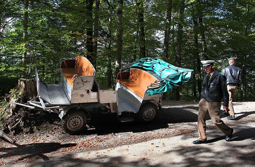 Bei einem Pferdekutschen-Unfall sind am Montag auf dem Weg zum Schloss Neuschwanstein neun Personen verletzt worden. Die durchgebrannten Pferde wurden eingeschläfert.