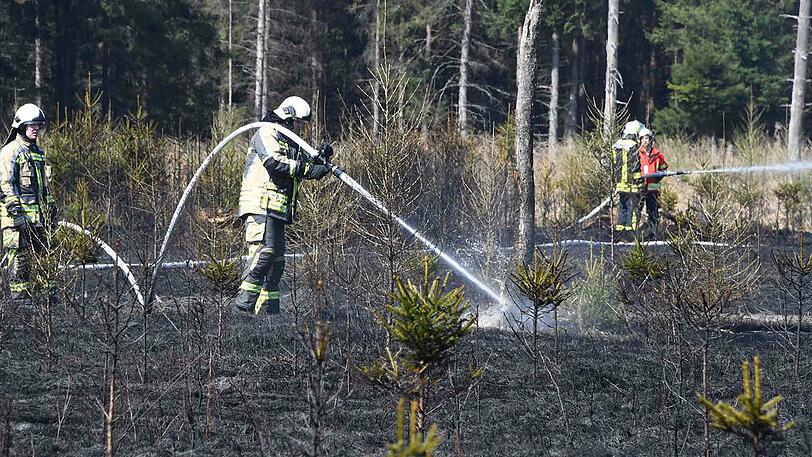 Insgesamt 110 FEuerwehrleute waren im Einsatz, nach einer Stunde waren die Flammen gelöscht.