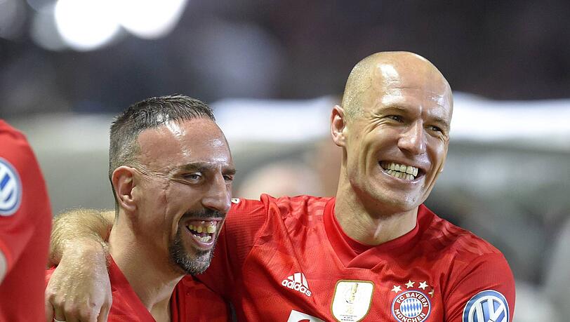 Arjen Robben und Franck Ribéry prägten über ein Jahrzehnt hinweg das Offensivspiel des FC Bayern. Arjen Robben und Franck Ribéry prägten über ein Jahrzehnt hinweg das Offensivspiel des FC Bayern.