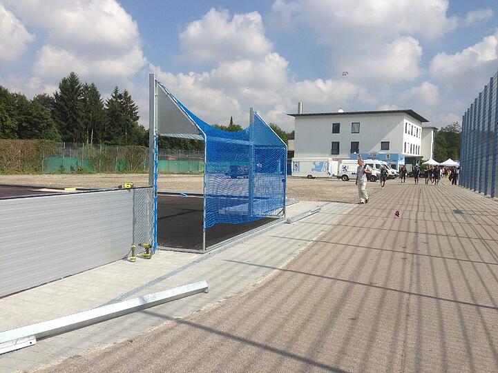 Der neue Soccer-Court entsteht.