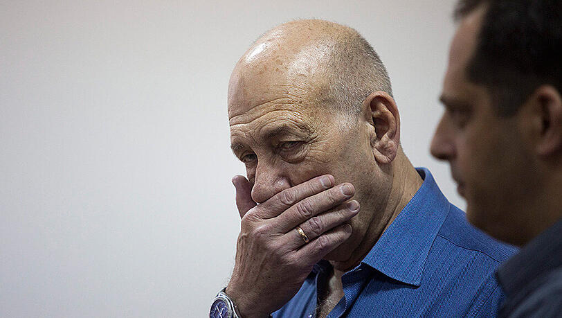 Ehud Olmert sitzt seine 19-monatige Haftstrafe wegen Korruption ab. Ehud Olmert sitzt seine 19-monatige Haftstrafe wegen Korruption ab.