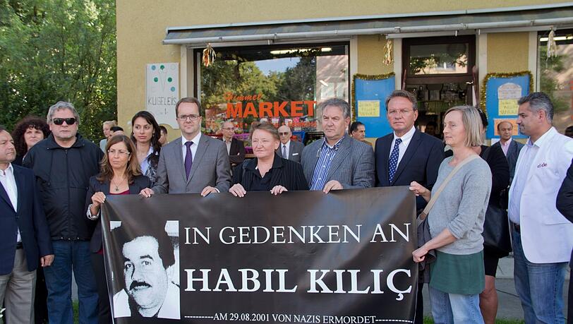 Rund 50 Menschen gedachten des Ermordeten. Rund 50 Menschen gedachten des Ermordeten.
