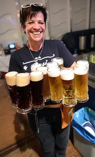 Zünftig geht's auch auf dem Oktoberfest in Köln zu.