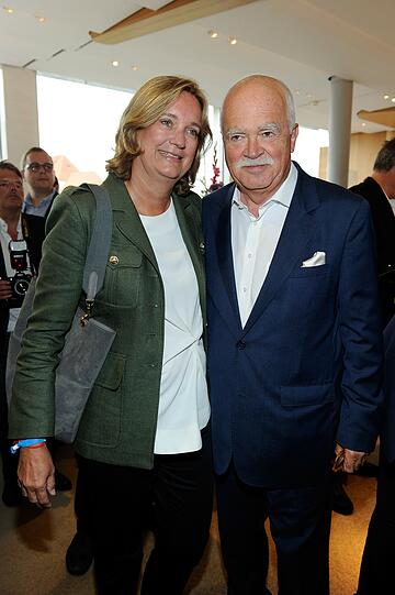 Peter Gauweiler und Frau Eva.jpg