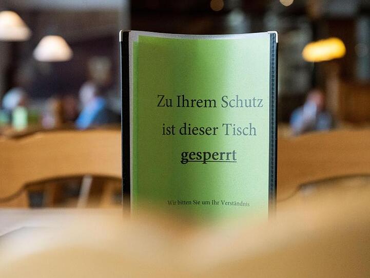 Die Corona-Krise hat im Gastgewerbe zu riesigen Löchern in den Bilanzen geführt.