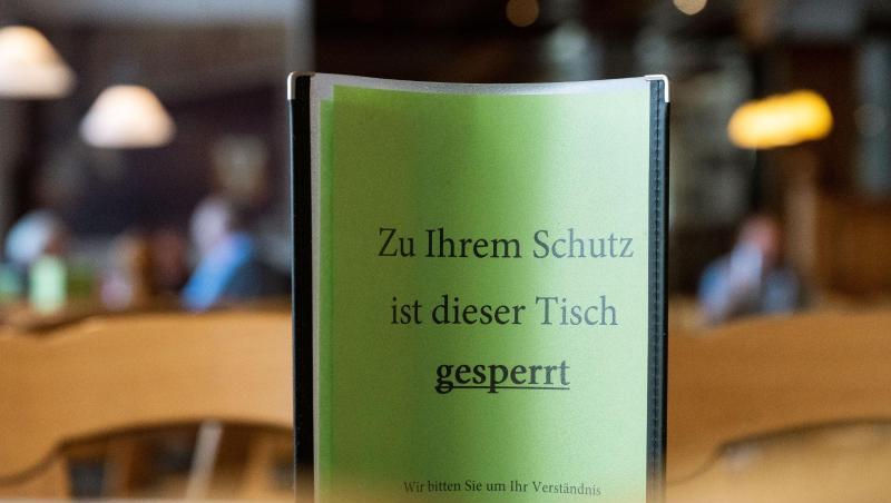 Die Corona-Krise hat im Gastgewerbe zu riesigen Löchern in den Bilanzen geführt. Die Corona-Krise hat im Gastgewerbe zu riesigen Löchern in den Bilanzen geführt.