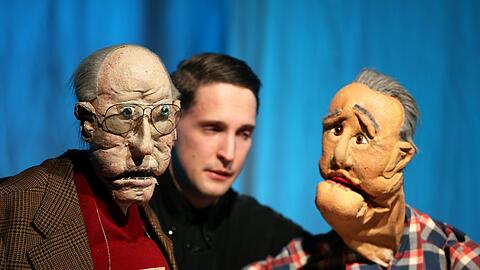 Nikolaus Habjan und seine Puppen.