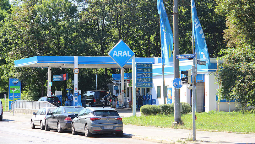 Hier war dieser Tage teilweise kein Benzin verfügbar: die Aral-Tankstelle in Sendling an der Plinganserstraße.