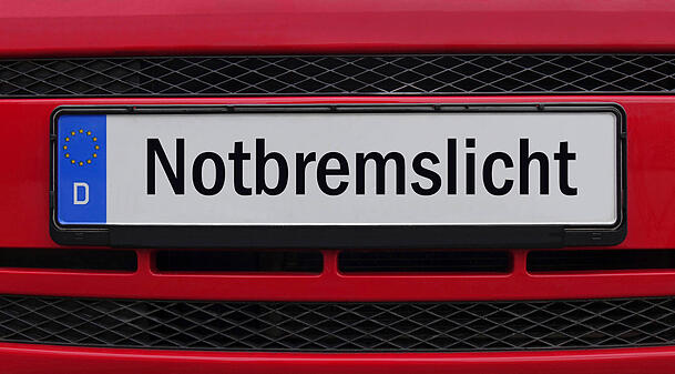Ein Notbremslicht ist seit dem 7. Juli 2026 f&uuml;r EU-Neuwagen verpflichtend.