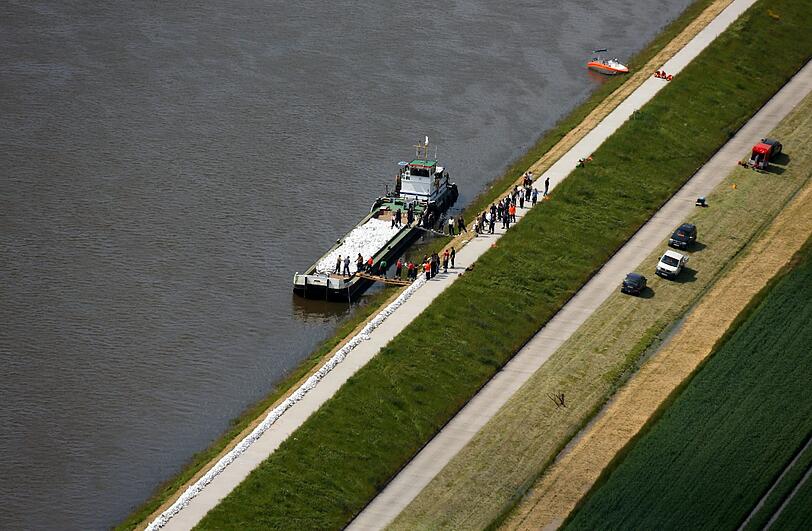 Die aktuellen Aufnahmen aus den Hochwassergebieten in Norddeutschland in unserer Bilderstrecke