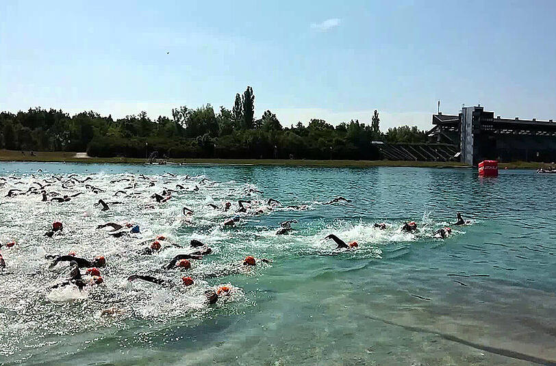 Da schäumt das Wasser der Regattastrecke!