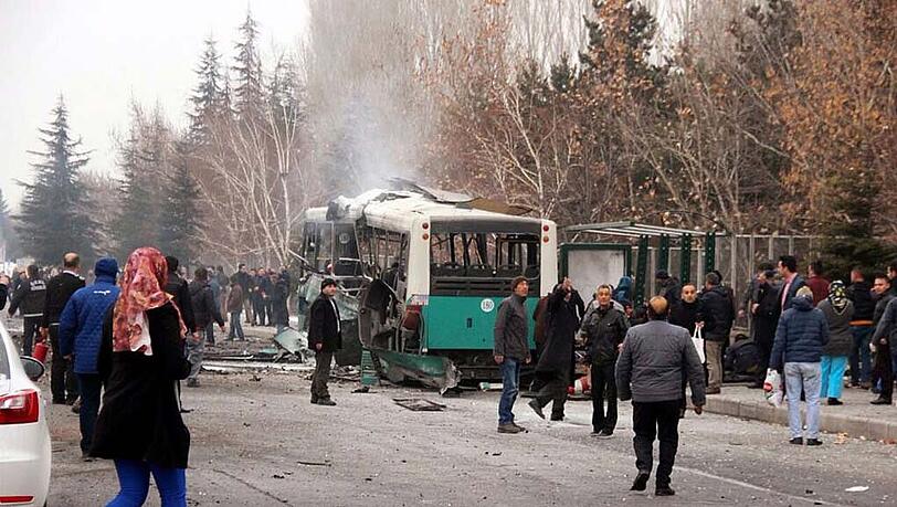In Kayseri kam es zu einen Anschlag auf einen Bus. In Kayseri kam es zu einen Anschlag auf einen Bus.