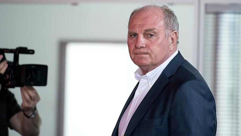 Präsident Uli Hoeneß vom FC Bayern hat sich offen Gedanken über ein Karriereende gemacht. Präsident Uli Hoeneß vom FC Bayern hat sich offen Gedanken über ein Karriereende gemacht.