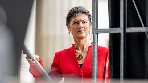 Parteigr&uuml;nderin Sahra Wagenknecht nicht mehr in der allerersten Reihe des BSW? Am Montag will sich die 56-J&auml;hrige erkl&auml;ren. (Archivbild)
