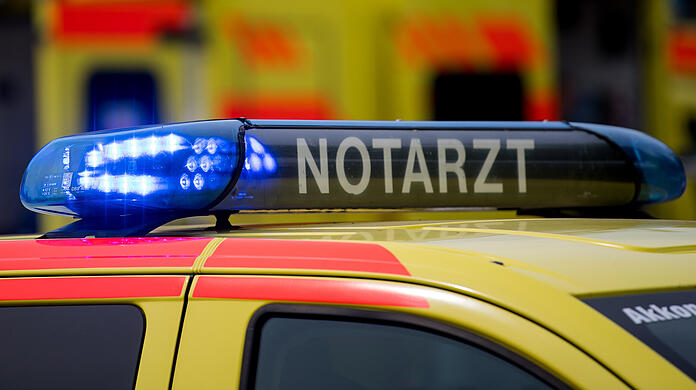 Auch ein Notarzt wurde alarmiert. (Symbolbild)
